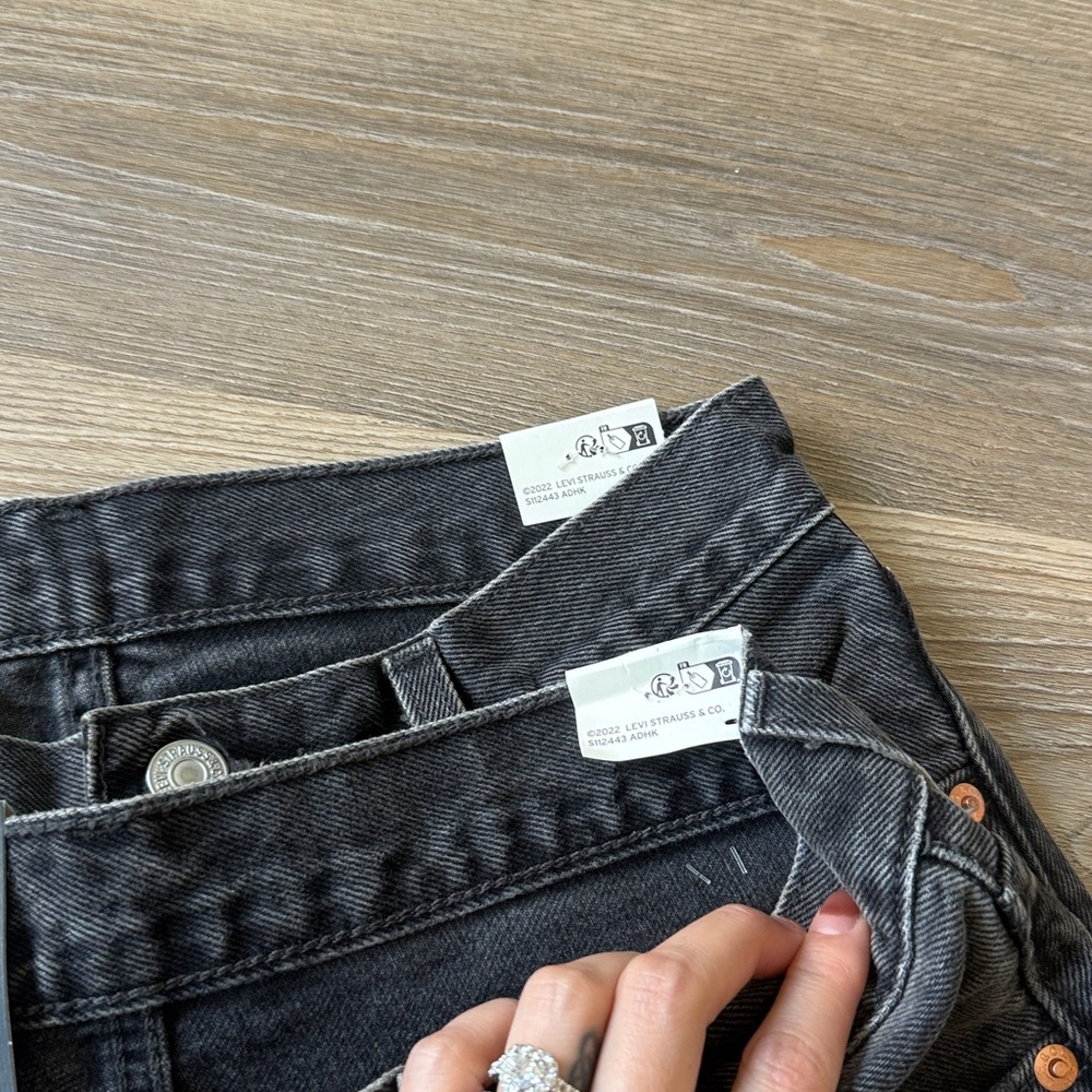 NWT LEVI’S 501 '90s Jeans Stitch School - Picture 9 of 12